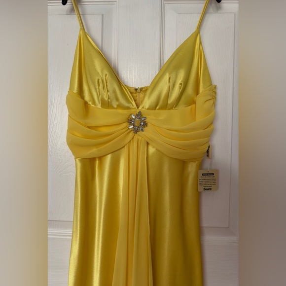 2 Bright Yellow Formal Dresses - Picture 2 of 3